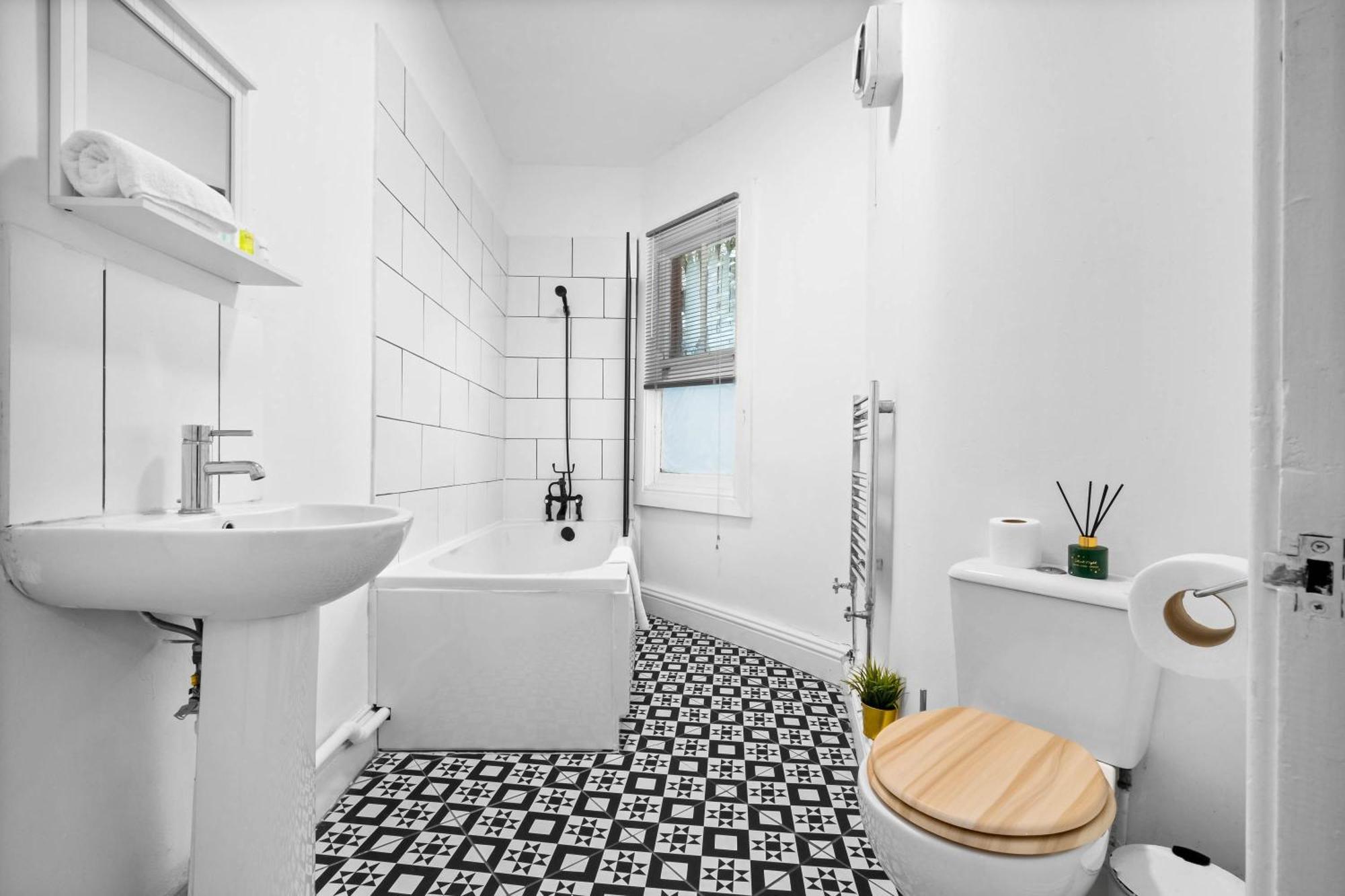 Luxury Apartment - Wolverhampton - Netflix - Smart Tv - Fast Wifi - 7Apc Zewnętrze zdjęcie