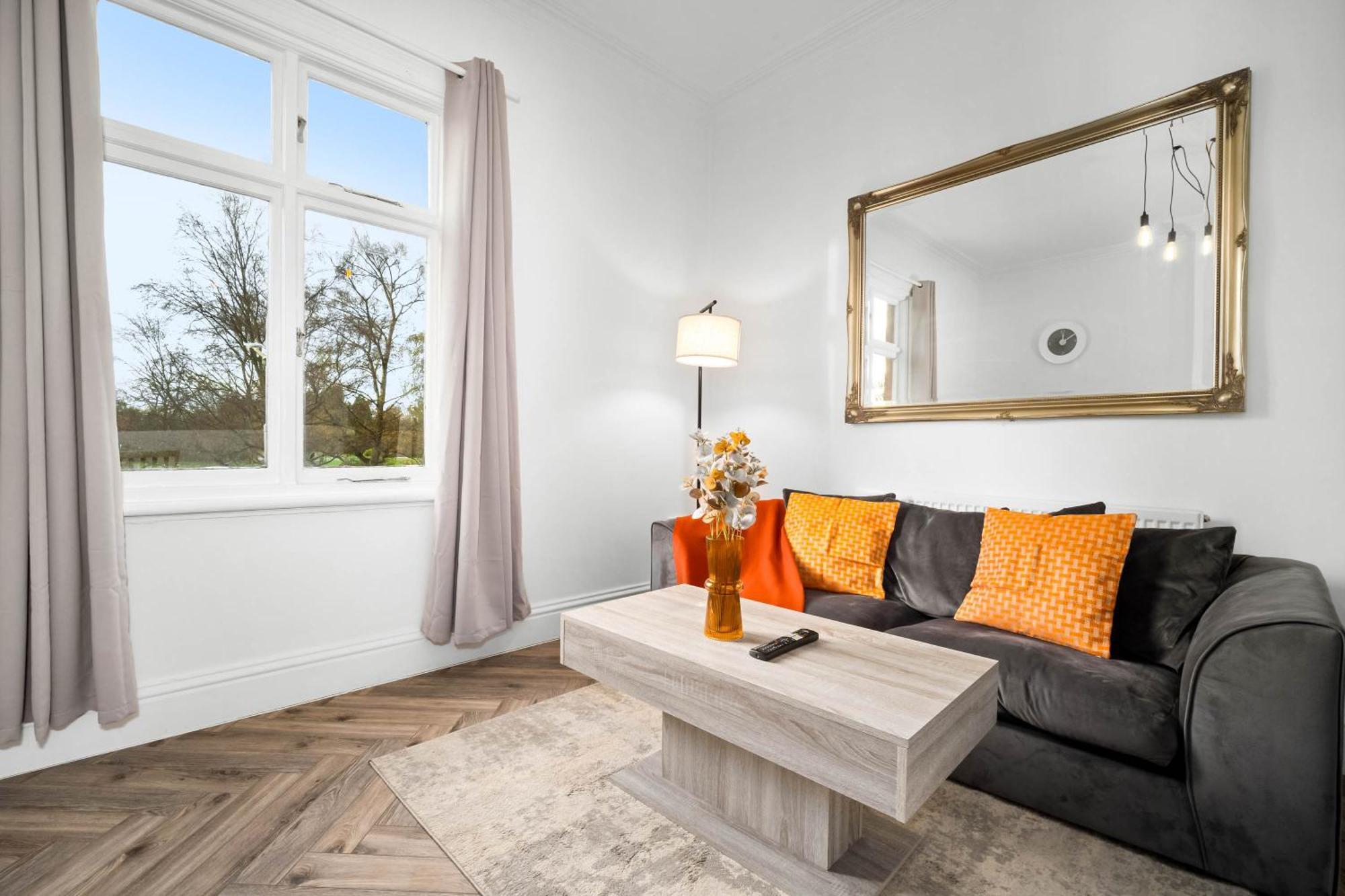Luxury Apartment - Wolverhampton - Netflix - Smart Tv - Fast Wifi - 7Apc Zewnętrze zdjęcie